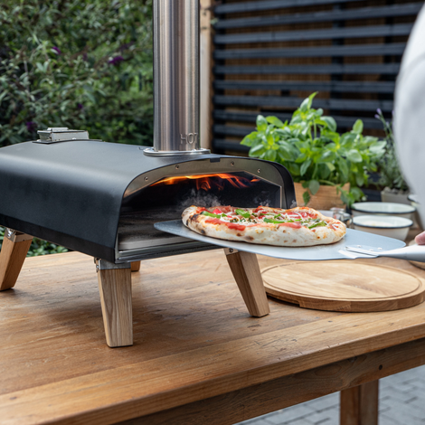 Alles over pizzaovens: tips, temperatuur en deeg