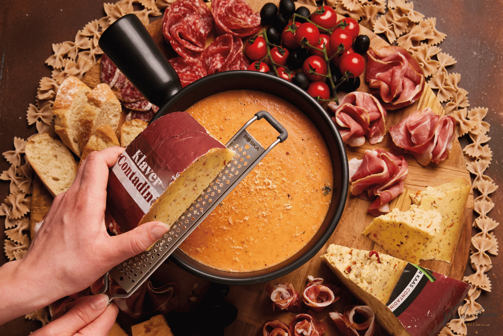 Mediterranean Cheese Fondue | Fondue recipe | BOSKA Food Tools