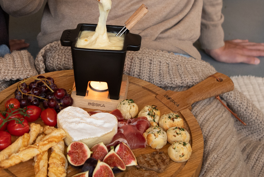 Mini-Knoblauchbrötchen aus dem Ofen - Käsefondue-Dipper-Idee