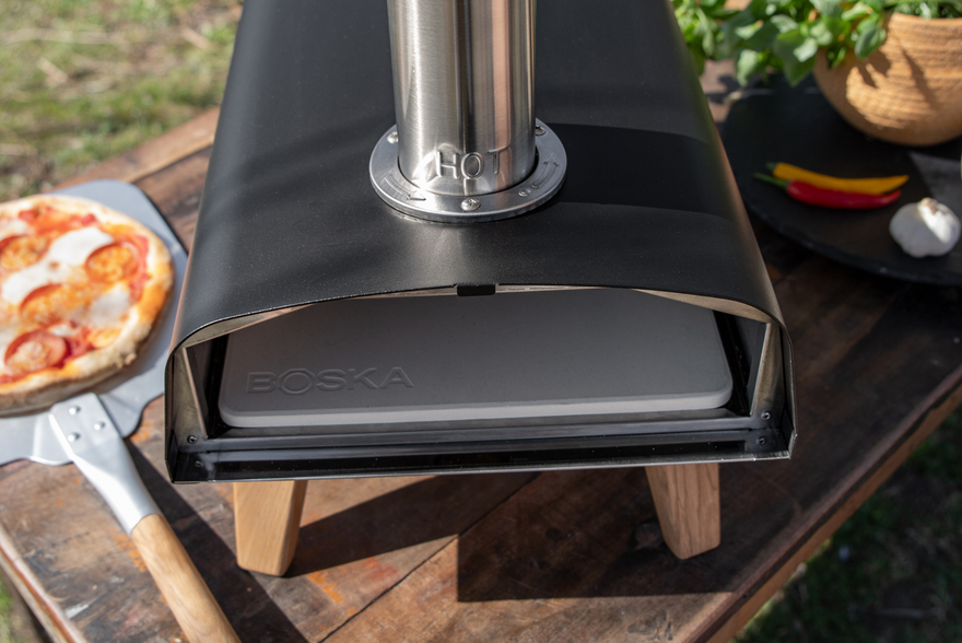 Pizza bakken op je balkon of in een kleine tuin: dit kan gewoon