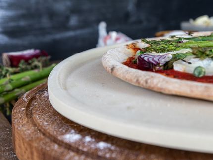 Comment nettoyer une pierre à pizza ? Voici comment procéder de manière sûre et efficace