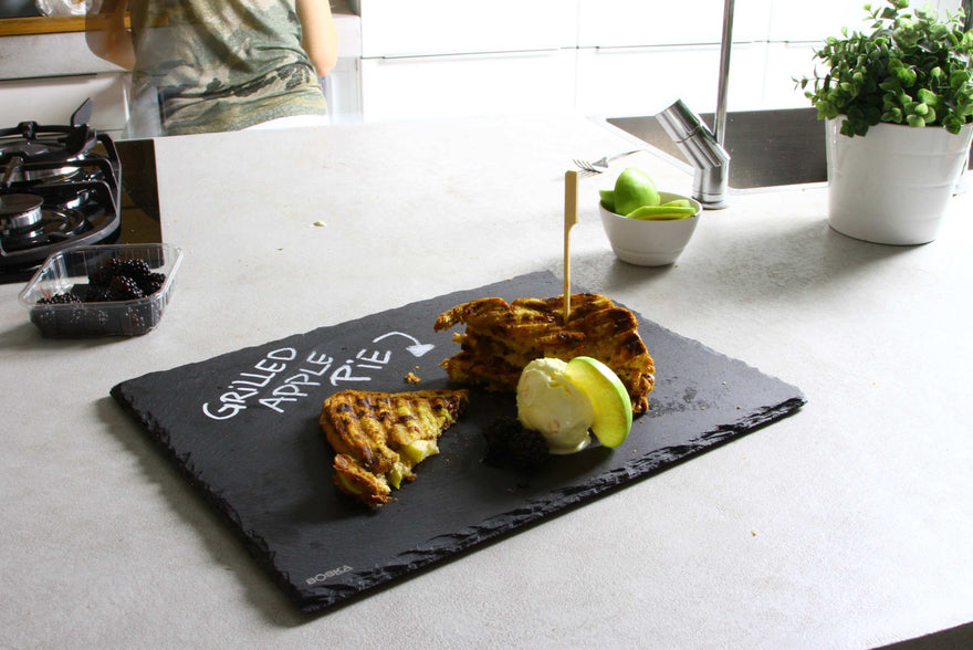 Toast grilled apple pie