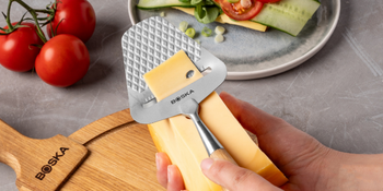 Offer: a FREE pizza board with your pizza oven