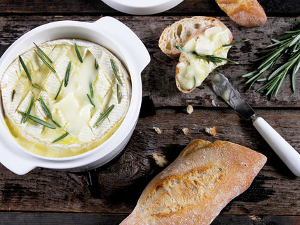 Camembert aus dem Ofen mit Rosmarin