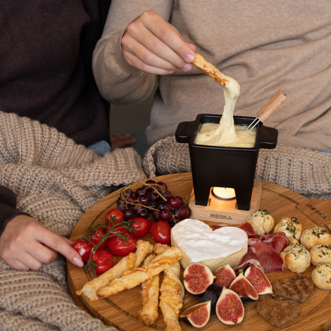 Crispy Puff Pastry Sticks - Cheese Fondue Dipper Tip