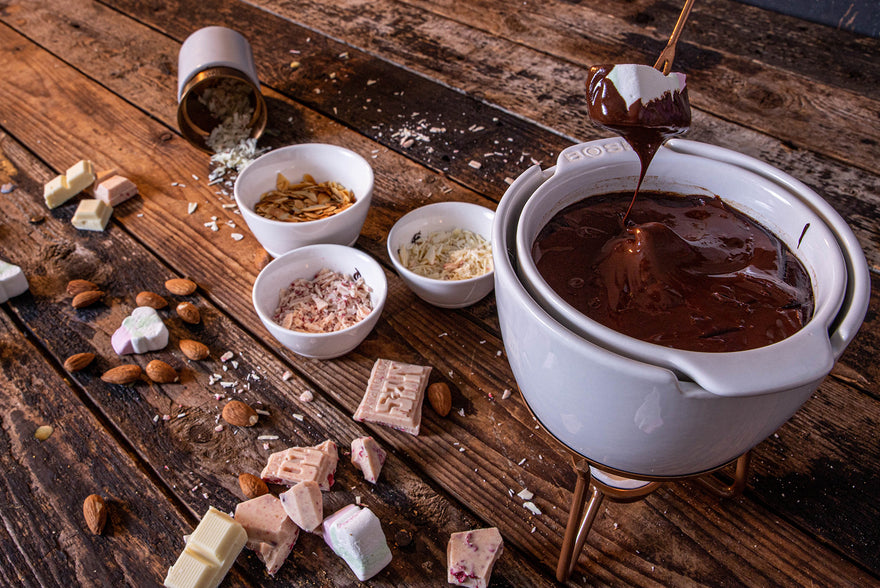 Schokoladenfondue mit Tony’s Chocolonely und Marshmallows