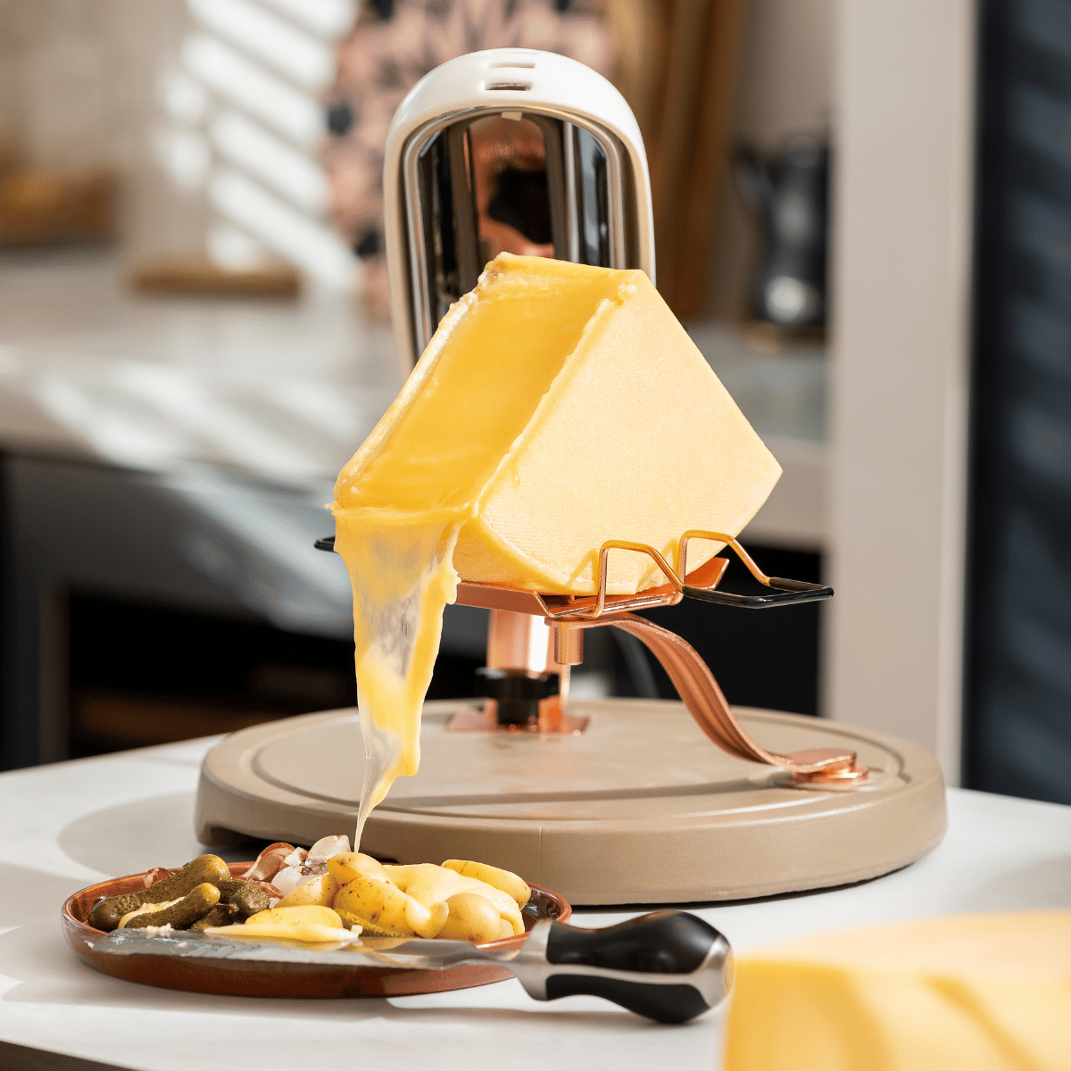 Raclette Knife Pro: Perfect for Raclette & Bread Raclette Knife Pro: Perfect for Raclette & Bread