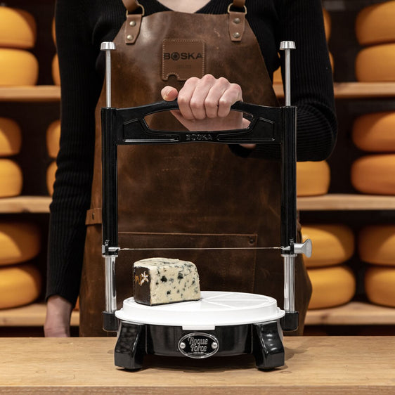 Kaassnijmachine RoqueForce® met kaas