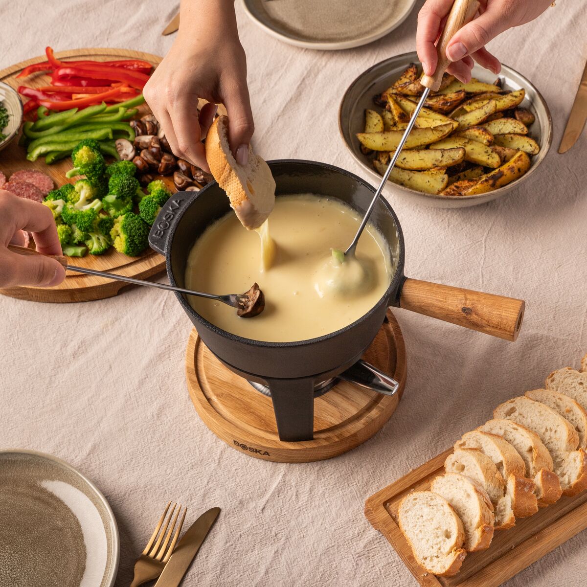 Fondue Set Pro L: Luxurious Cast Iron Cheese Fondue | For 6 People