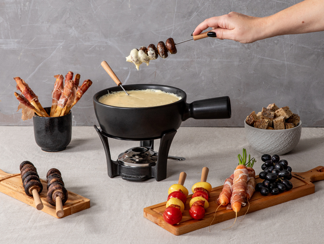 Traditional fondue set for 4 people